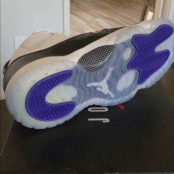 DS AIR JORDAN 11 RETRO - Picture 6 of 6